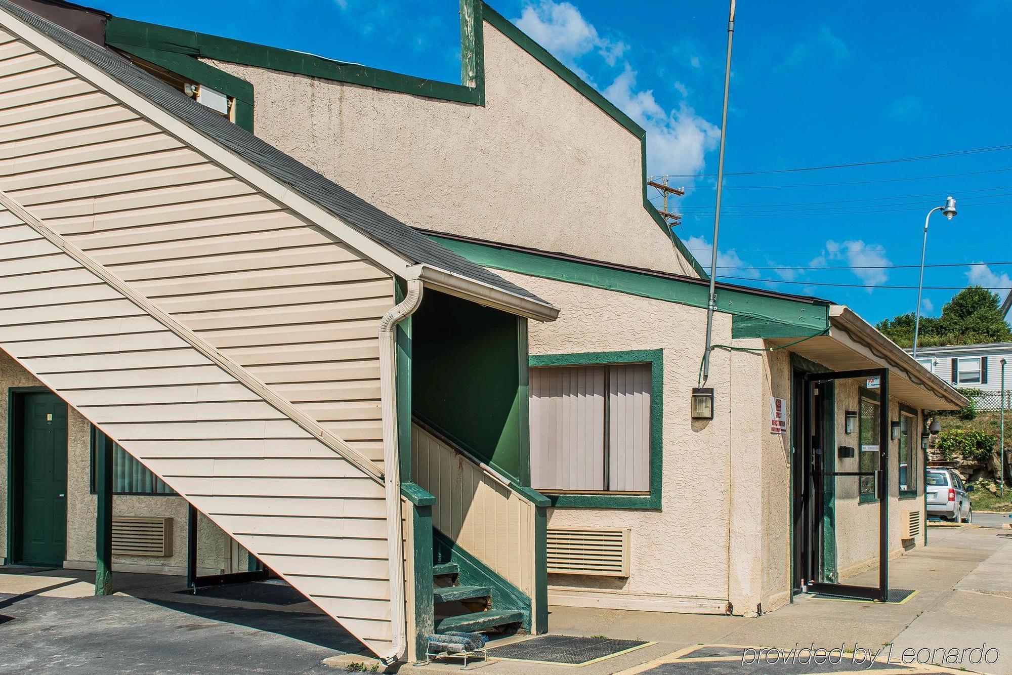 Econo Lodge Waynesburg Exterior photo